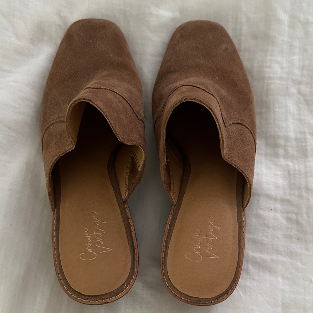 Crown Vintage Tan Brown Suede Mules - Picture 2 of 4